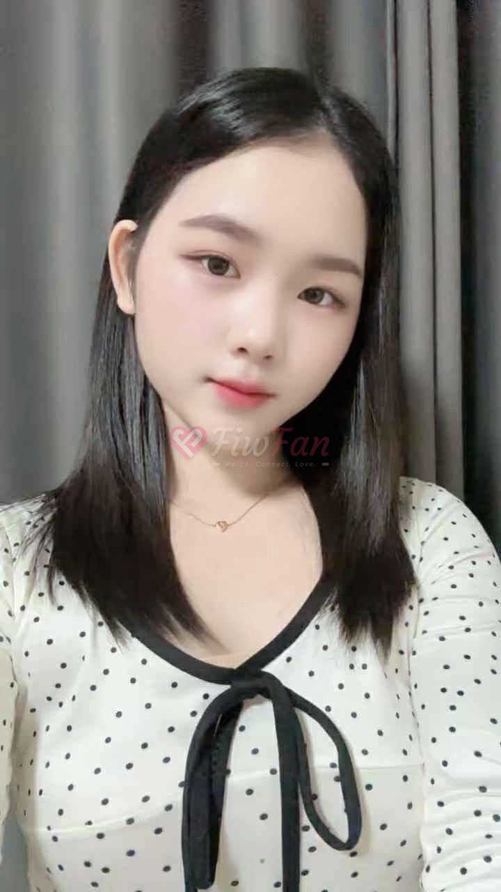 น้อง อิงฟ้า ในชุดเดรสสีขาวดีไซน์เรียบหรู ในย่าน เมืองนนทบุรี พร้อมบริการแบบ fiwfan โดย น้อง อิงฟ้า