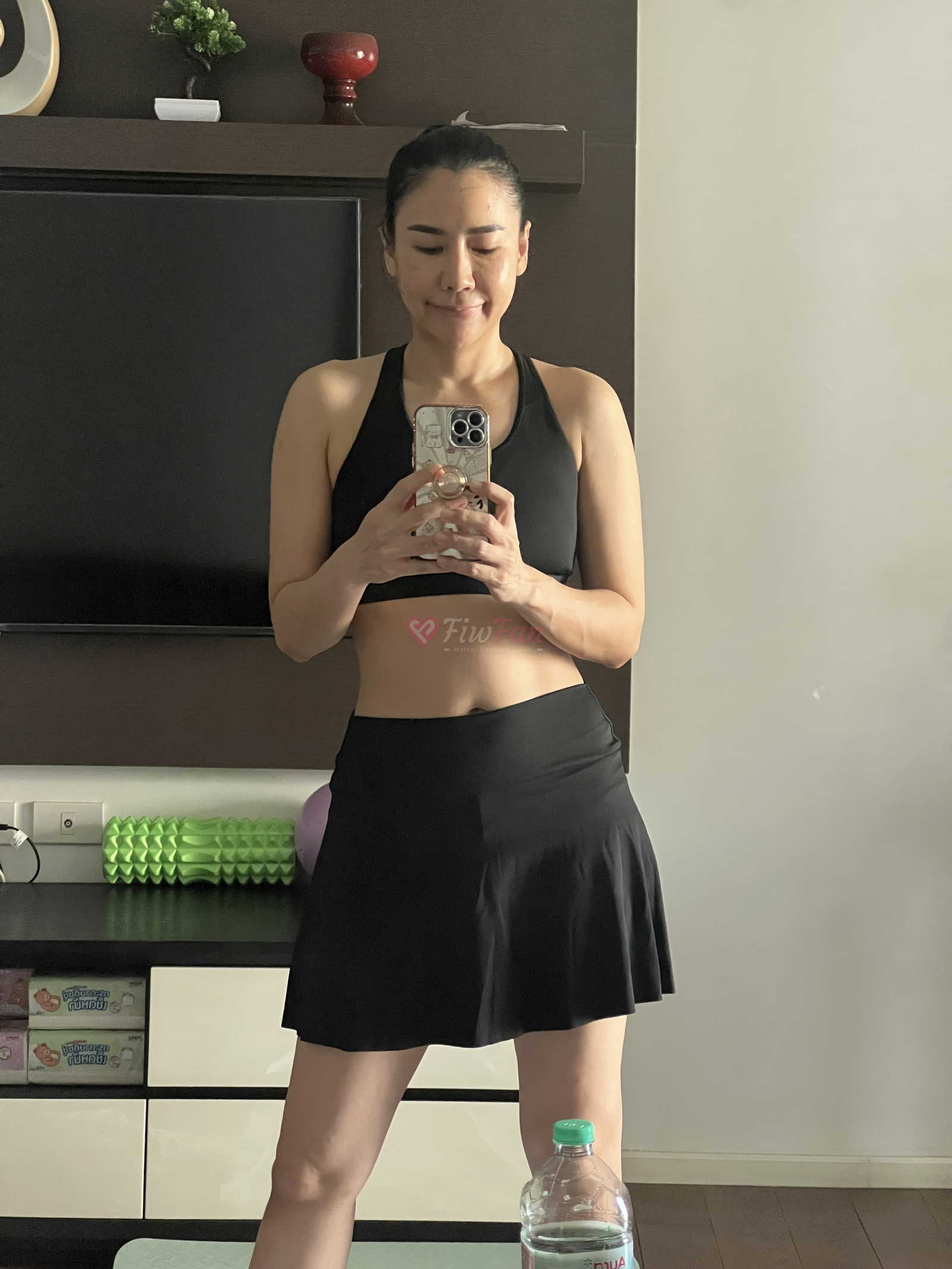 Bella Bee - ไซด์ไลน์ - 6998be06cd87e_cd16e135-db28-4074-ba00-3099490b04f3 - fiwfans