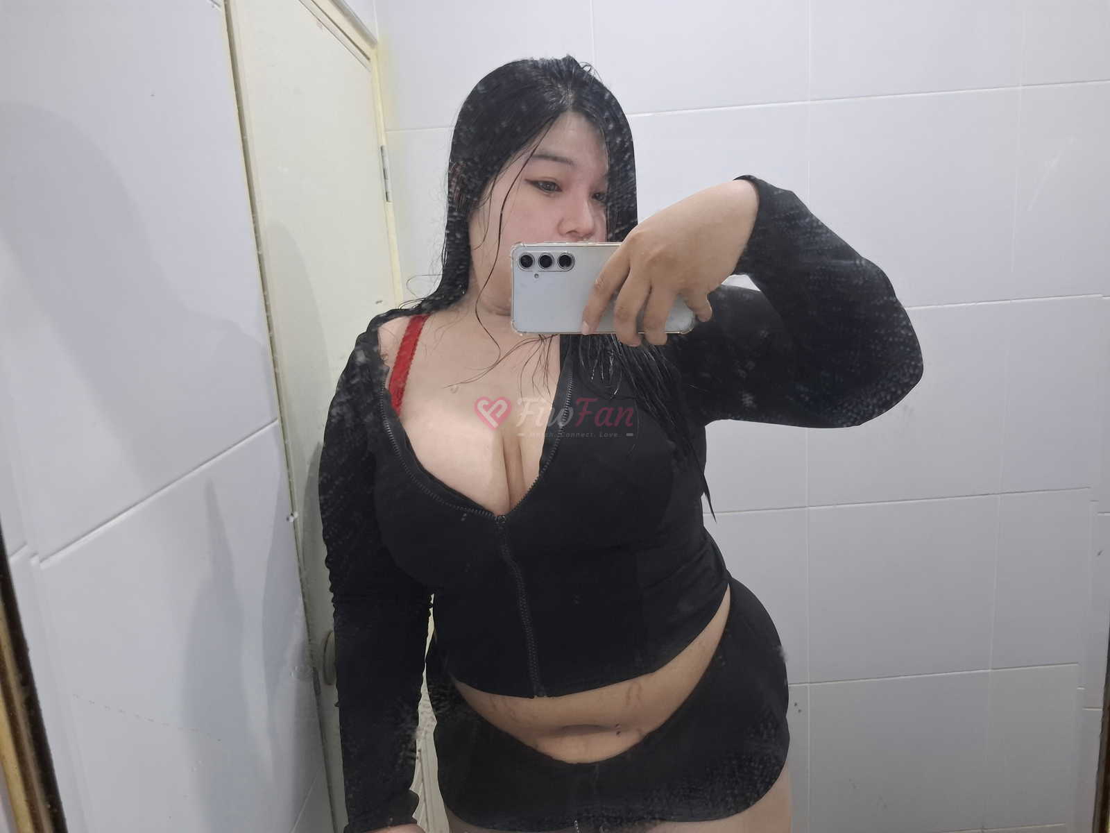 ครีม - ไซด์ไลน์ - 69b377aceba0a_1000042878 - fiwfans
