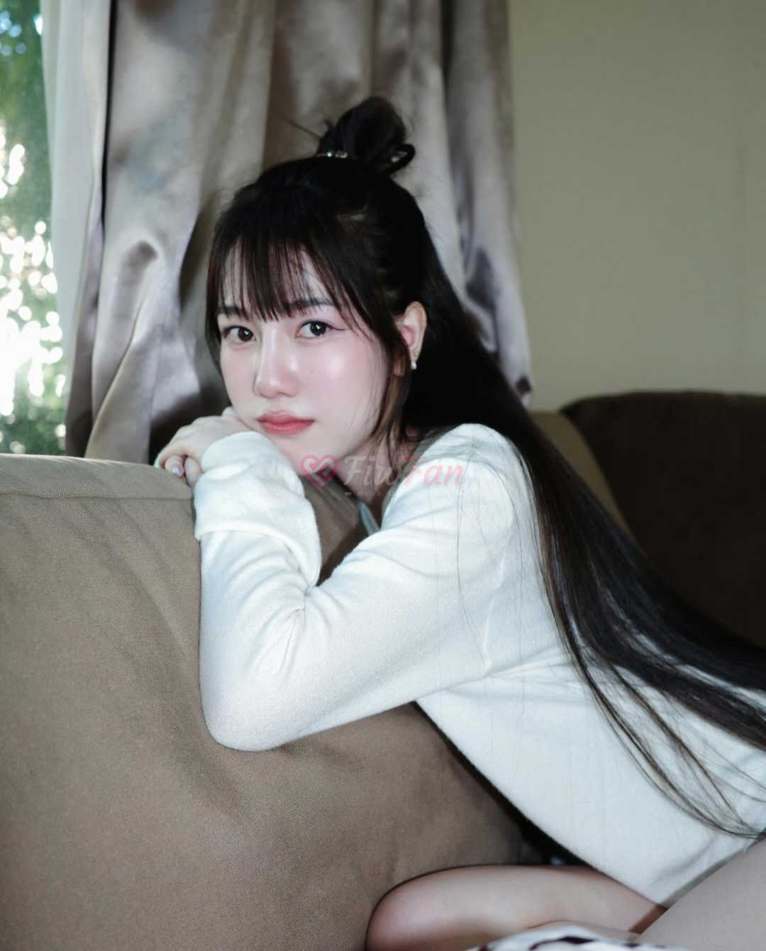 ยาหยี - ไซด์ไลน์ - 69fede6be9d56_Screenshot_20260509_134859_Instagram_Original - fiwfans