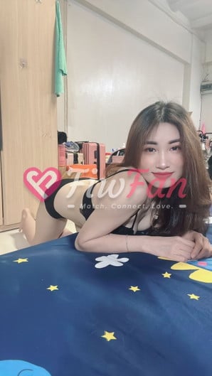 Lisa - ไซด์ไลน์ - 69ffc699b079d_56D4E65C-1F5F-4935-BE01-C855B2B30209 - fiwfans