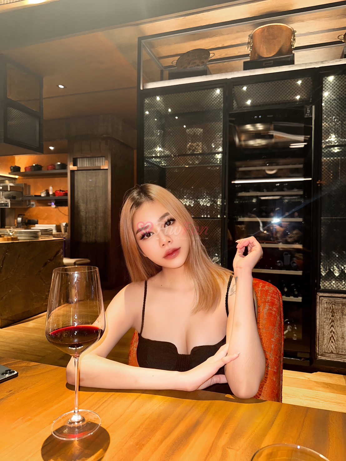 รูมิ - ไซด์ไลน์ - 6a02a8d38585a_S__92274692_0 - fiwfans