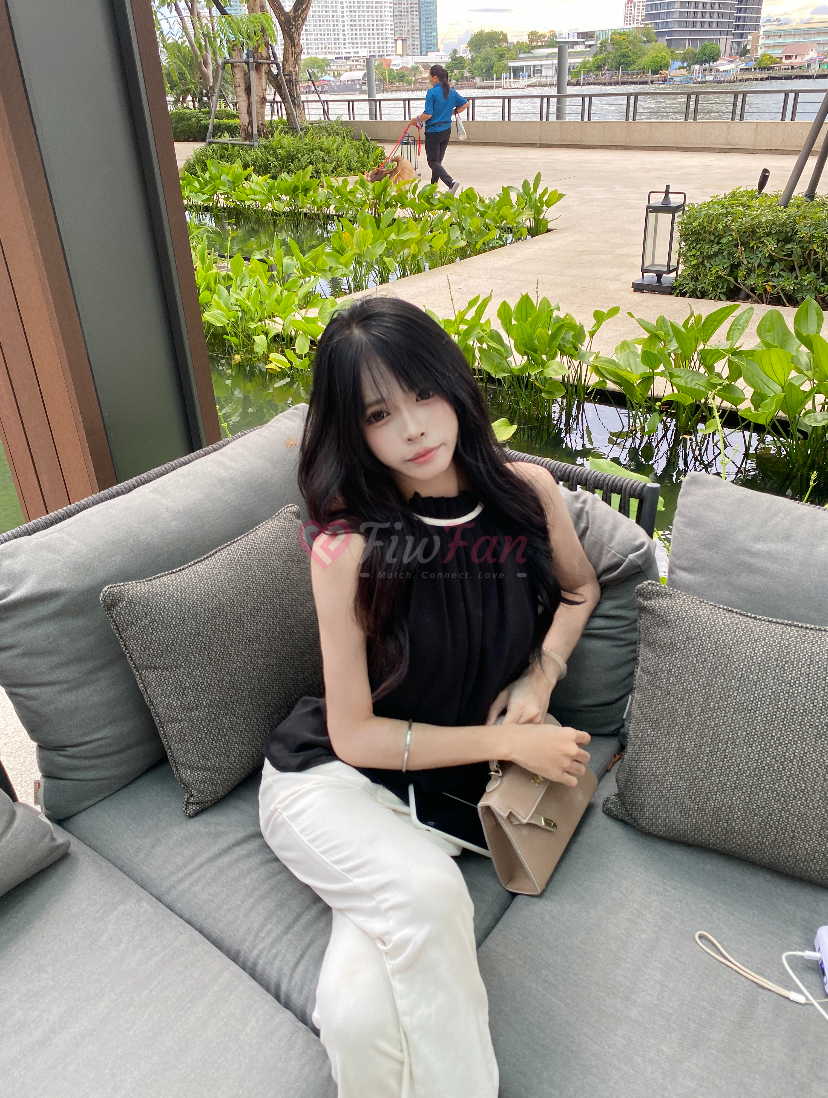 เรนิตา - ไซด์ไลน์ - 6a06defeeb215_IMG_6674 - fiwfans