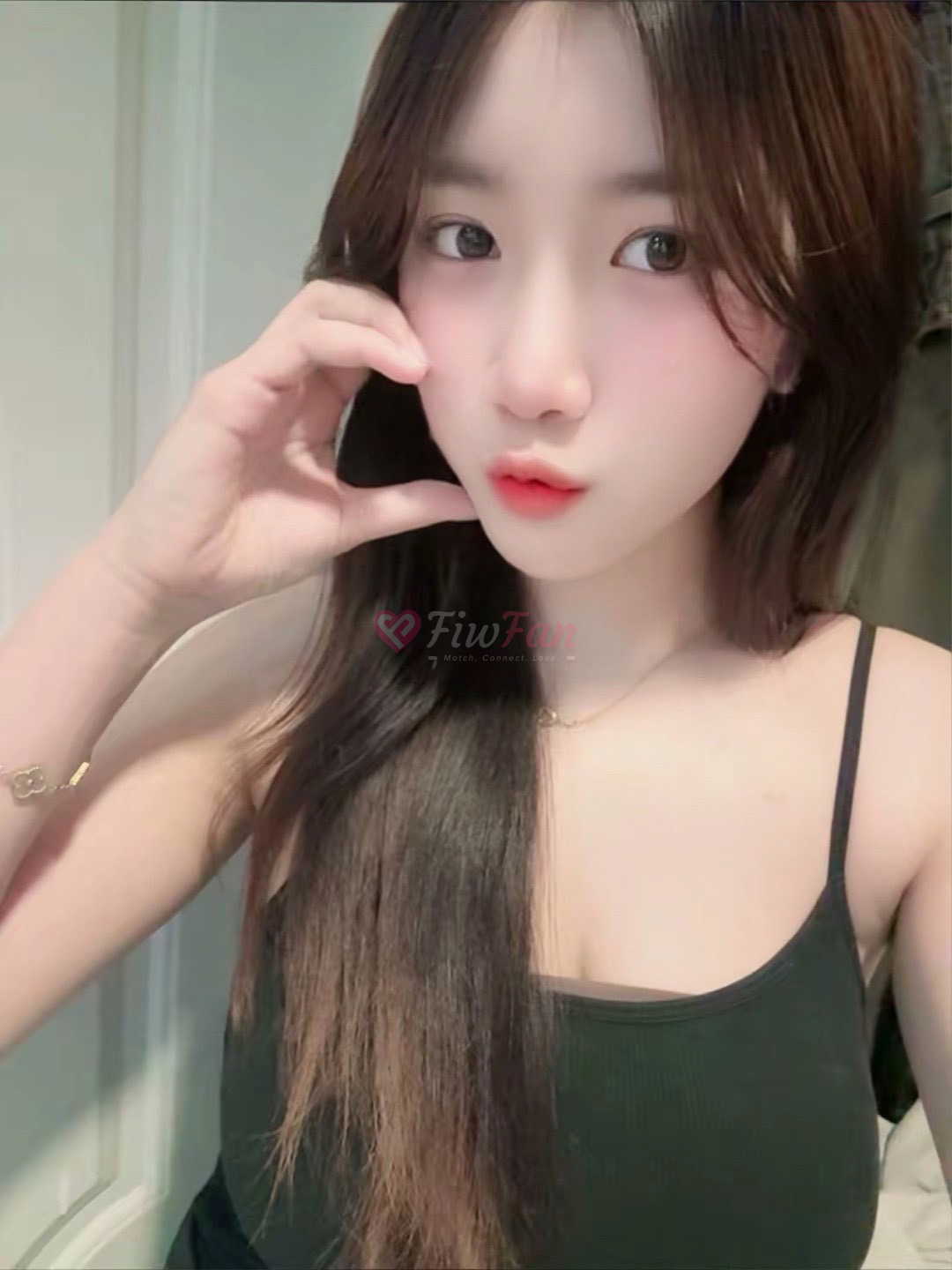 มิน - ไซด์ไลน์ - 6a12c1a5242e1_2C52E6B1-97D8-4353-B5E4-E0E81B62AEB5 - fiwfans