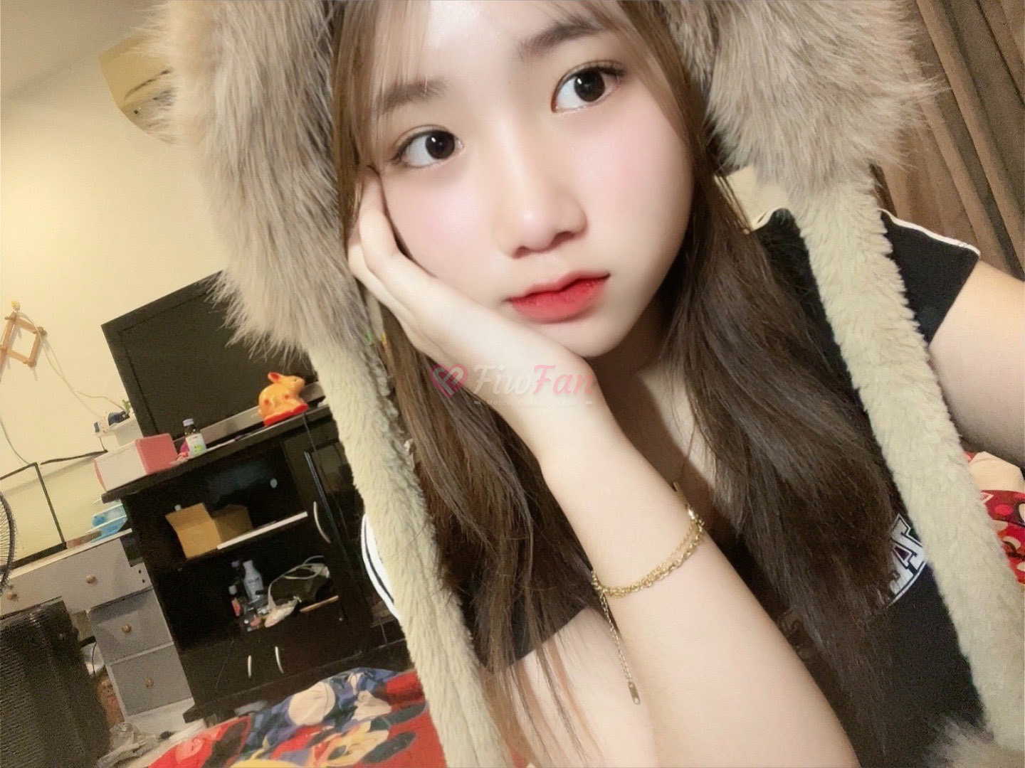 มิน - ไซด์ไลน์ - 6a12c1a5242e1_2C52E6B1-97D8-4353-B5E4-E0E81B62AEB5 - fiwfans