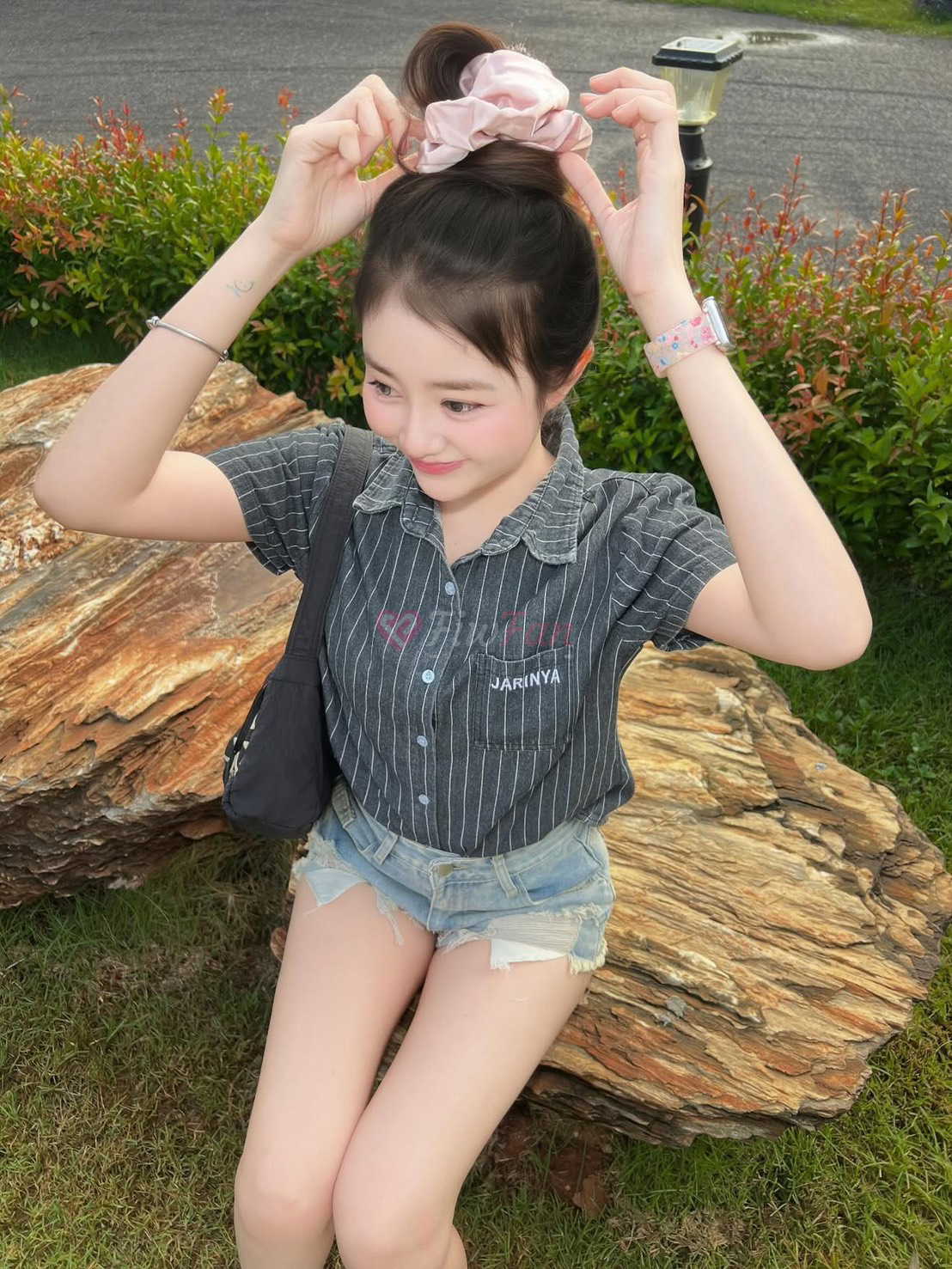 เกรซ - ไซด์ไลน์ - 6a15e8c1db5d5_1000004527 - fiwfans