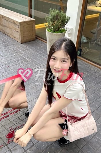 เอริน - ไซด์ไลน์ - 6a2afeb7cbd5c_1000034433 - fiwfans