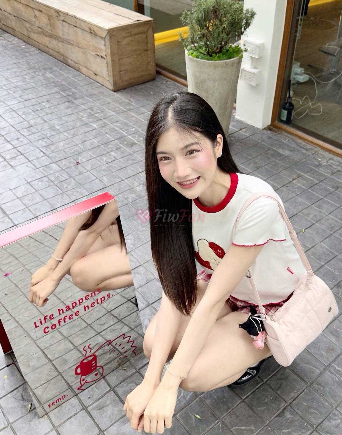 เอริน - ไซด์ไลน์ - 6a2afeb7cbd5c_1000034433 - fiwfans