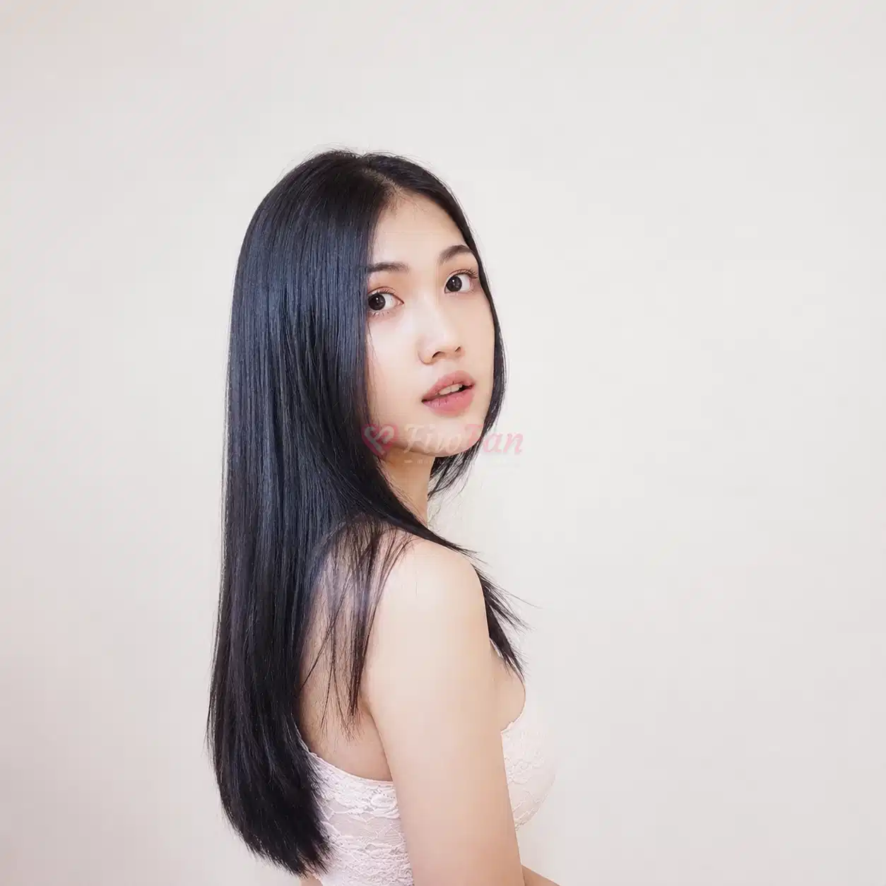 Malin M.L - ไซด์ไลน์ - 6a322f2a46f9b_6FD9F331-569E-44D8-A66E-C235DEFB670A - fiwfans