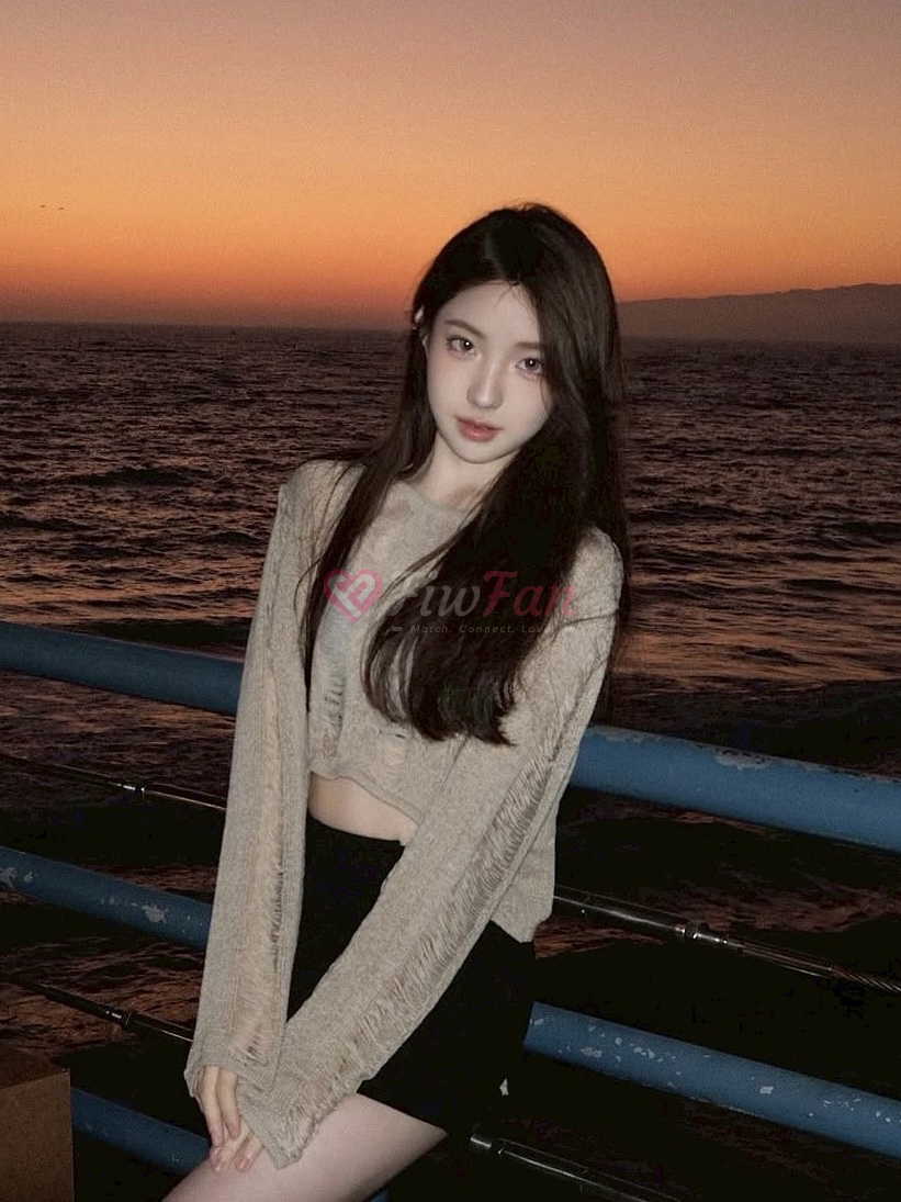 Linlinสาวจีน - ไซด์ไลน์ - 6a38e2d2567a3_50217C2D-BA71-49C9-8FBC-51A66979D3C0 - fiwfans
