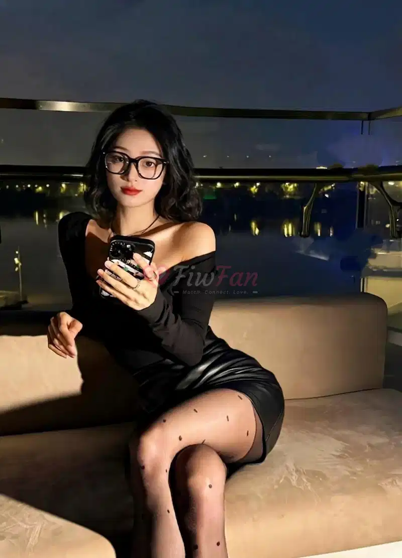 แพรว - ไซด์ไลน์ - 6a3e9e9b2861a_1000012325 - fiwfans