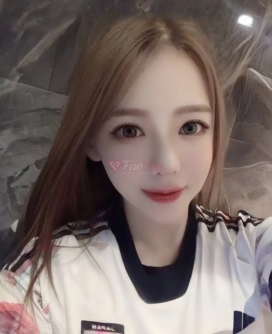 แอลลี่ - ไซด์ไลน์ - 6a4a26834e36a_1000015614 - fiwfans