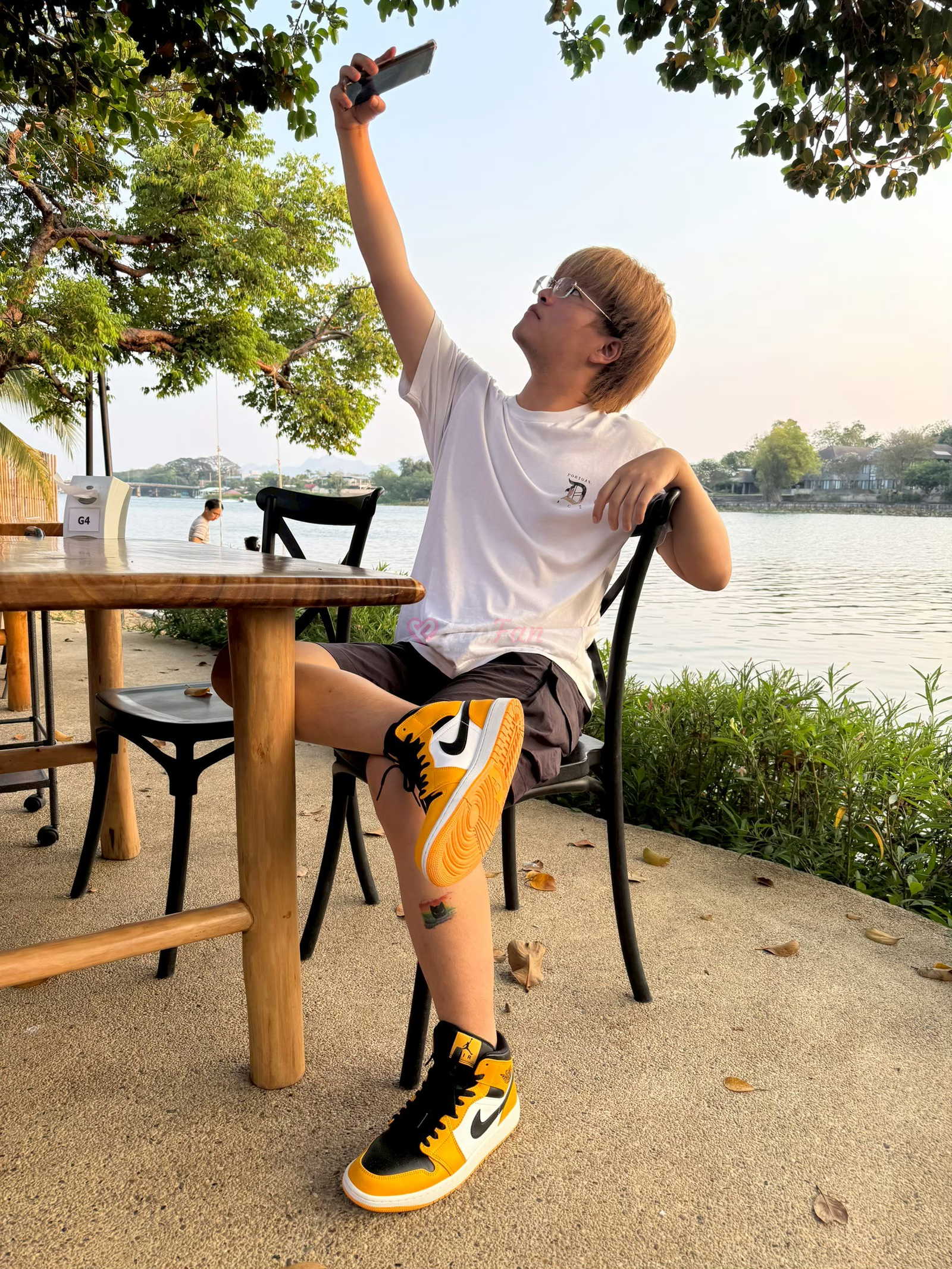ไลท์ - ไซด์ไลน์ - 6a4a9ff2e9e48_1000025841 - fiwfans