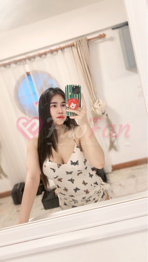 น้องยูมิ fiwfan สาวไซไล ลาดพร้าว ถ่ายเซลฟี่ในห้องนอน ชุดเดรสลายผีเสื้อ