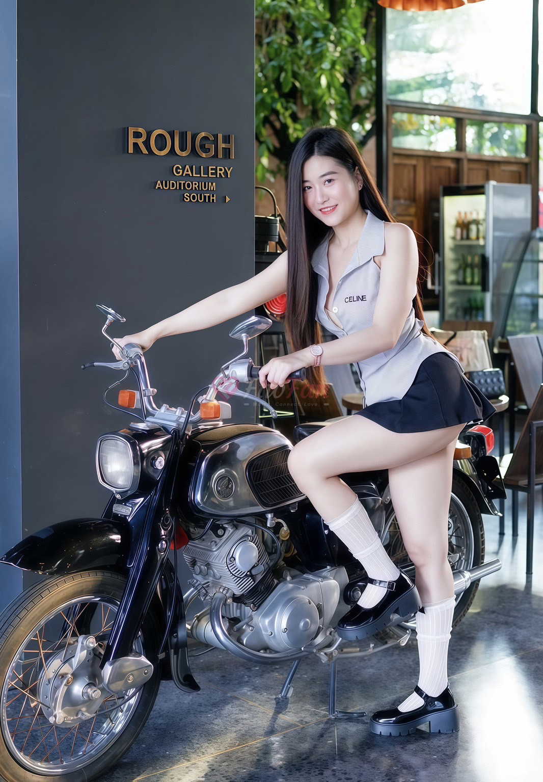 โมเม สาวไซไลน์โพสท่าในชุดนอนบางเบา โชว์ความเซ็กซี่สุดเร้าใจ - Fiwfans