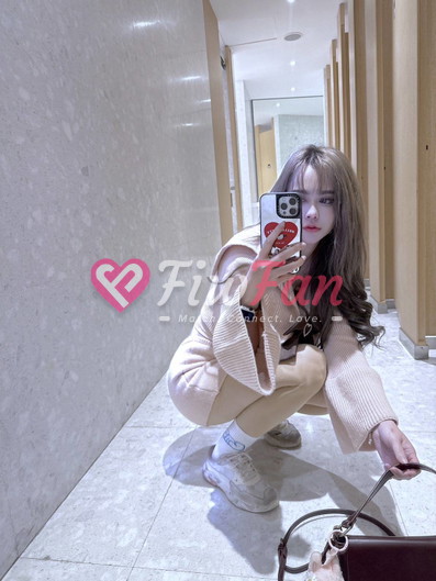 คิตตี้ ไซด์ไลน์ fiwfan แต่งตัวแฟชั่นในห้องถ่ายเซลฟี่
