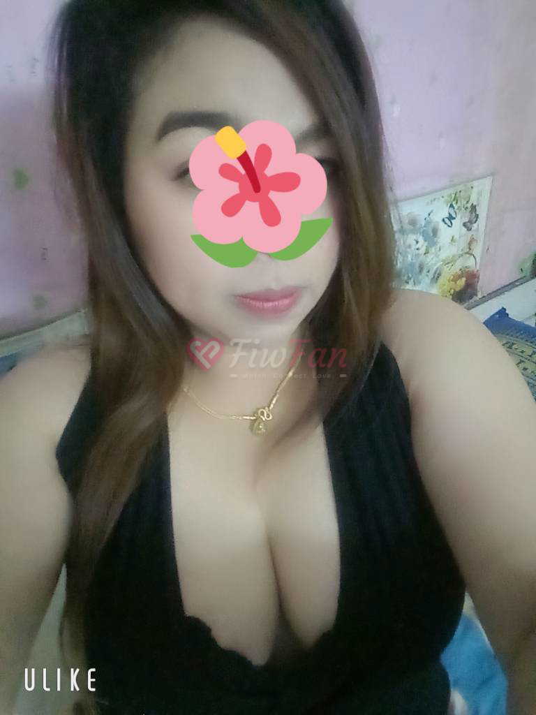ฟินกับสาวไซด์ไลน์ เตย ในชุดเสื้อกล้ามและกางเกงยีนส์
