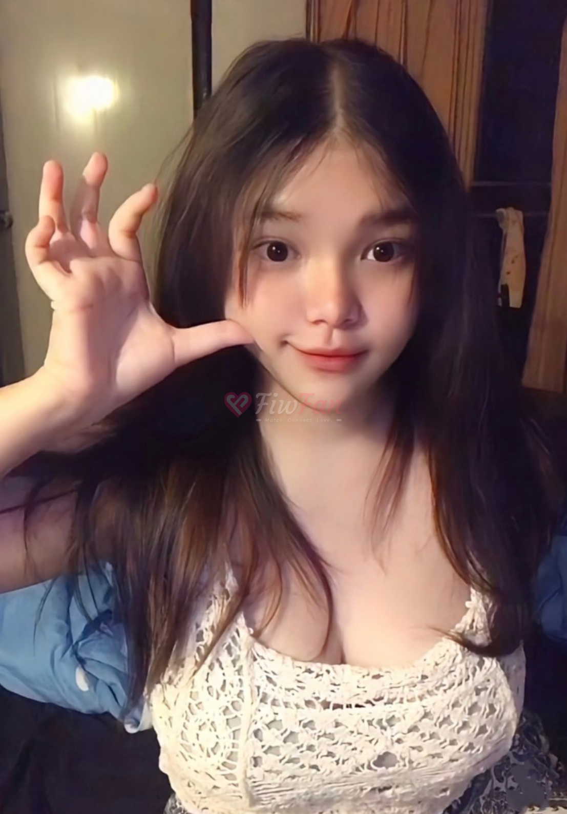 ทิชา รามคำแหง โพสภาพโปรไฟล์ยิ้มหวาน ผมหน้าม้า ลุคใสๆ แต่มีเสน่ห์ สาวรับงาน ไซด์ไลน์ ไซไล fiwfan