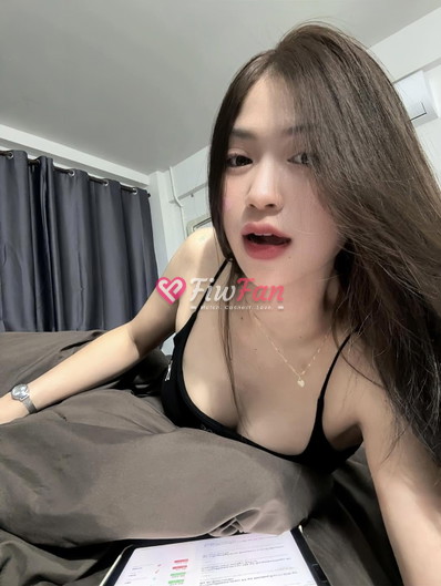 เอมมี่ - ไซด์ไลน์ - 6a9a35e427f2b_748088677_122119171083313361_4438644271554303650_n - fiwfans