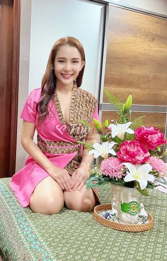 แอลลี่ - ไซด์ไลน์ - 6a9a3c5738c22_IMG_1865 - fiwfans