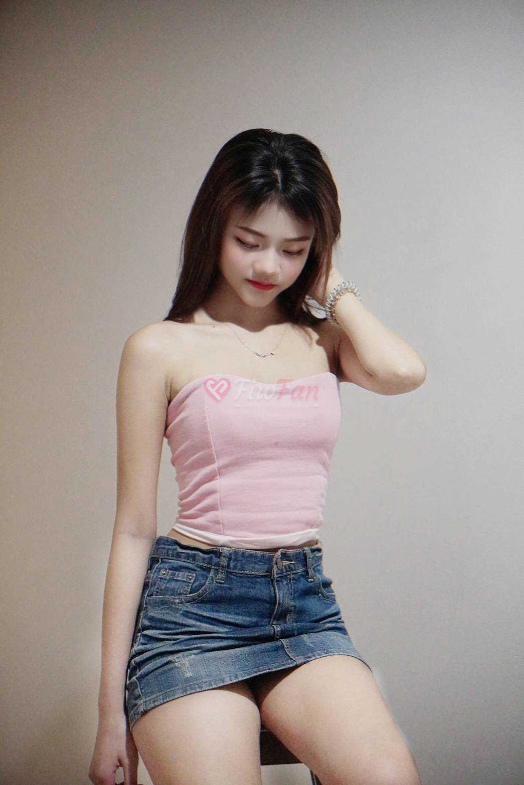 Rose fiwfan ไซไล น่ารัก ยืนระเบียง สไตล์เซ็กซี่