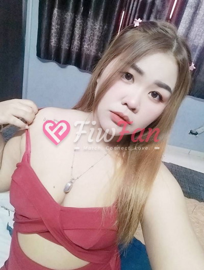 fiwfan นิลิน ไซด์ไลน์ ชุดนอนสีเทา ถ่ายในห้องนอน
