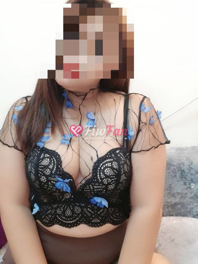 An older woman turns on the camera. - Sideline photo 10