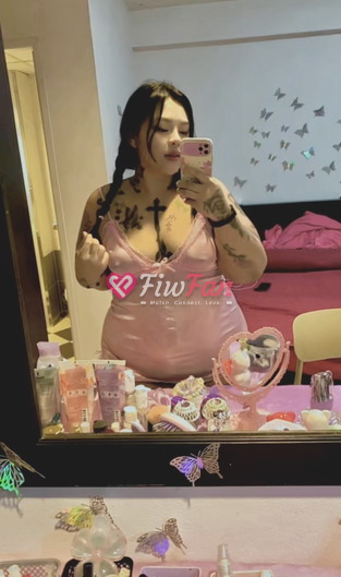 Chubby girl with a bear-like figure - Sideline photo 4
