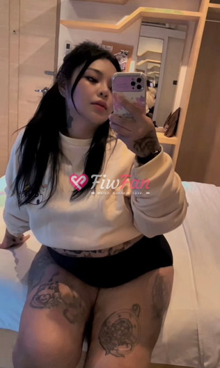 Chubby girl with a bear-like figure - Sideline photo 5
