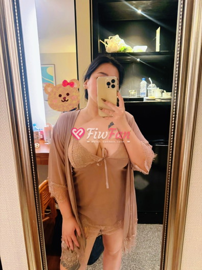 Lina white and chubby, only sexy collar, Sex cam only - Sideline photo 3