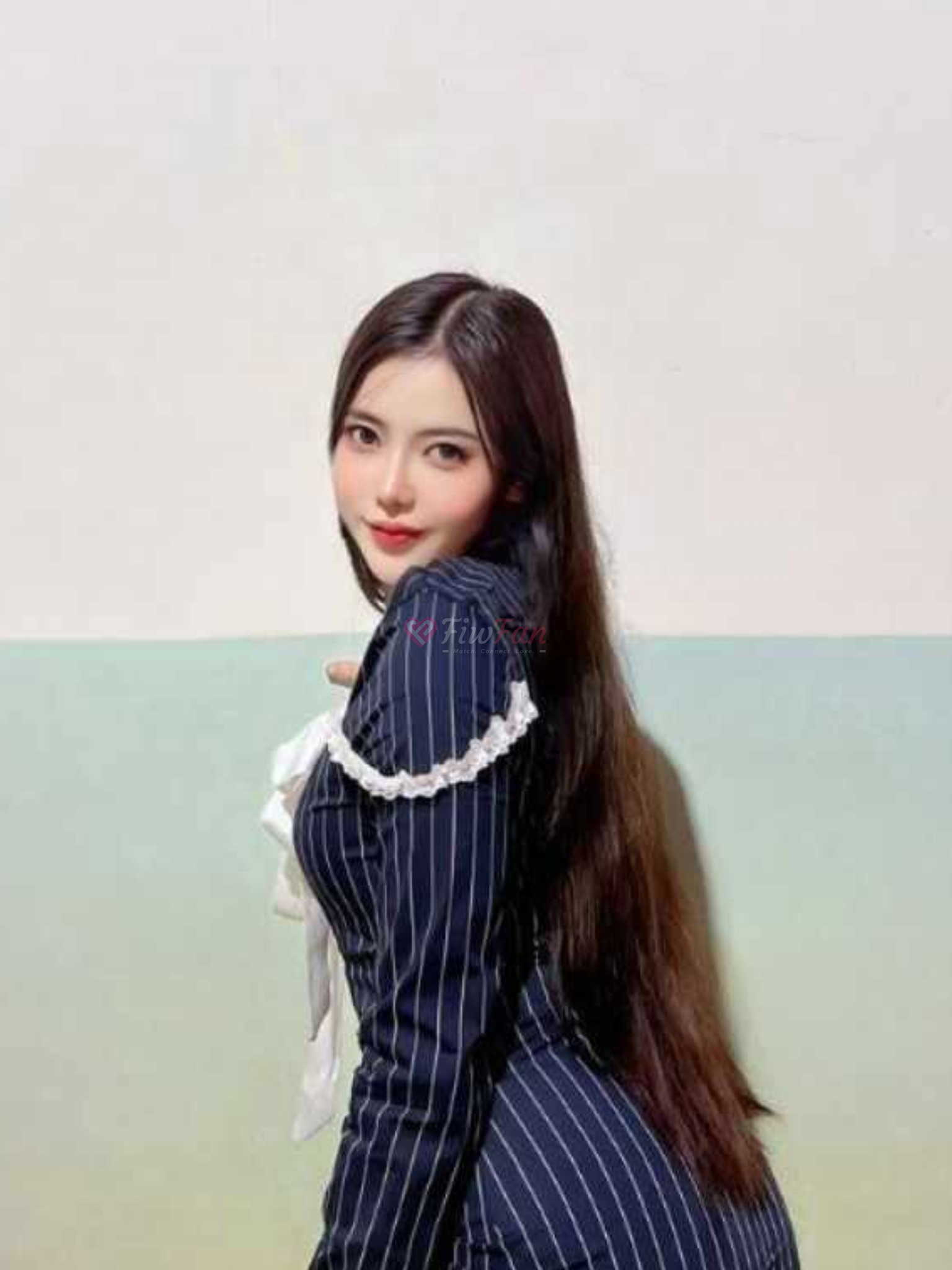 ปาร์ตี้ สาวรับงาน ไซด์ไลน์ รัชดา ชุดลายทางสุดหรู โพสท่าแฟชั่น – โปรไฟล์ fiwfan