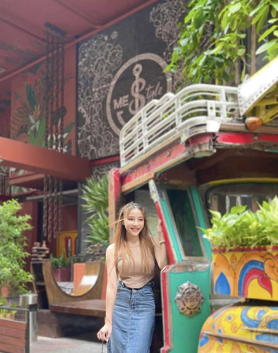 โบวี่ บางนา โพสต์สวยๆ กับฉากรถสีสด
