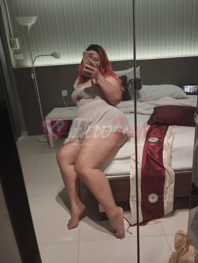 ซินซิน fiwfan ถ่ายเซลฟี่โชว์เรียวขาในชุดนอนขาว สาวไซไล