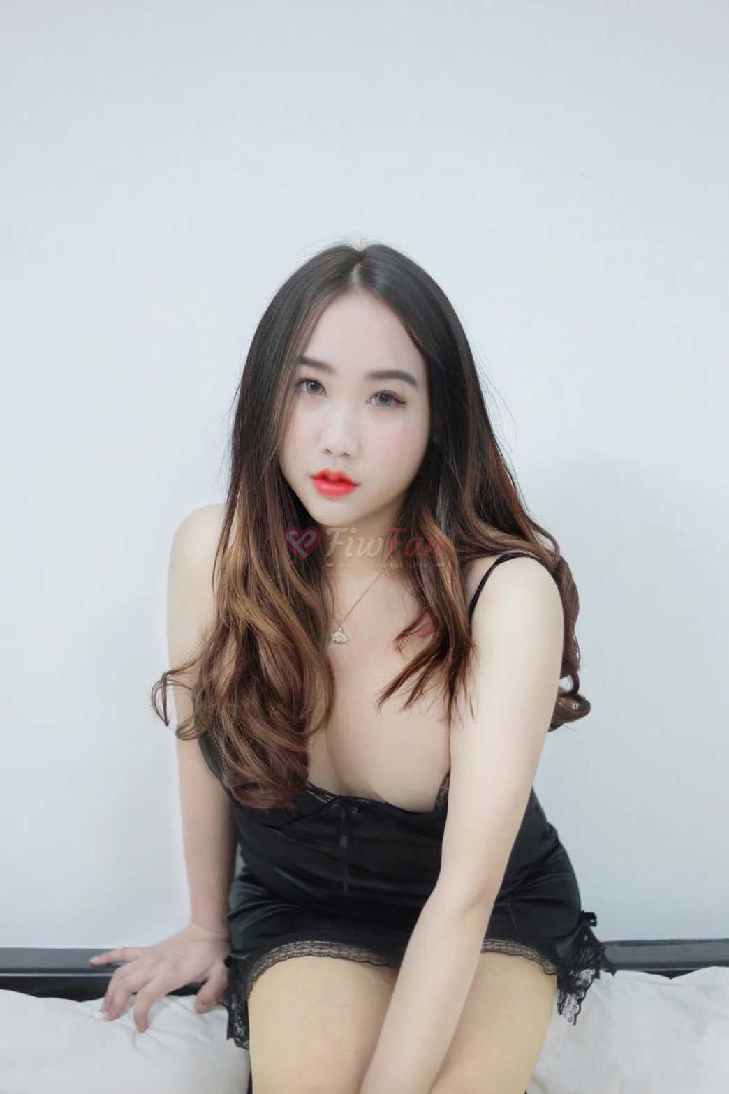 พลอยใส - ไซด์ไลน์ - 68d318944a9da_line_oa_chat_250908_210104 - fiwfans