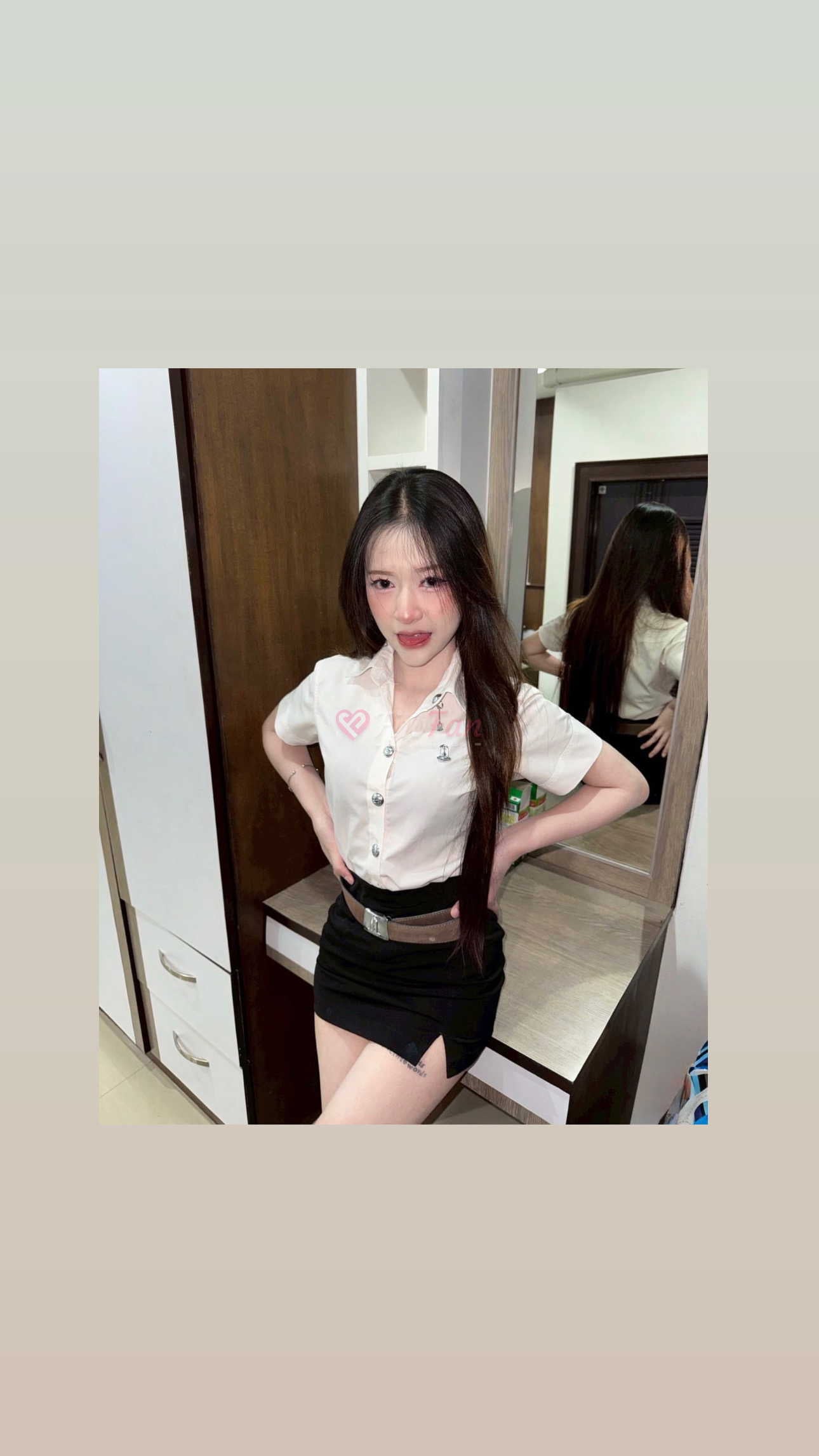นีออน - ไซด์ไลน์ - 68d6b4783bf54_B75A61F1-9AB4-41BD-9AE9-8AC5720F7BB1 - fiwfans