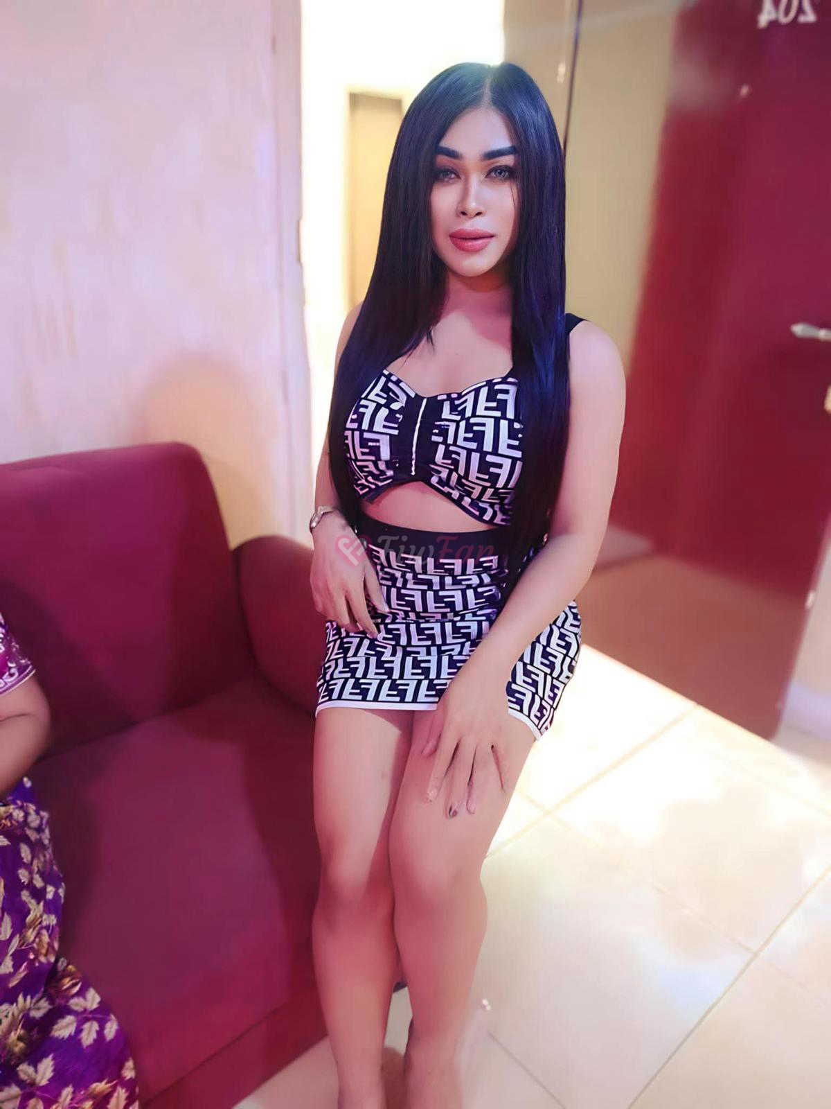 ใบเตย สาวสอง ladyboy - ไซด์ไลน์ - 68d84423b8dda_1000003805 - fiwfans