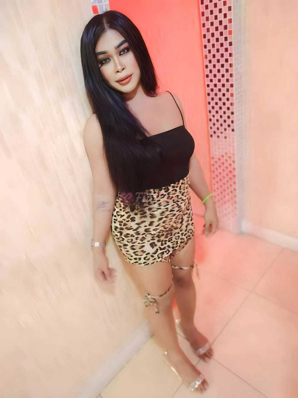 ใบเตย สาวสอง ladyboy - ไซด์ไลน์ - 68d84423b8dda_1000003805 - fiwfans