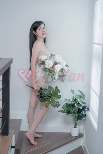 แซนวิชเซลฟี่โคลสอัพโชว์ผิวเนียนชุดสีเหลือง ย่าน Kaset-Nawamin พร้อมบริการแบบ sideline โดย แซนวิช