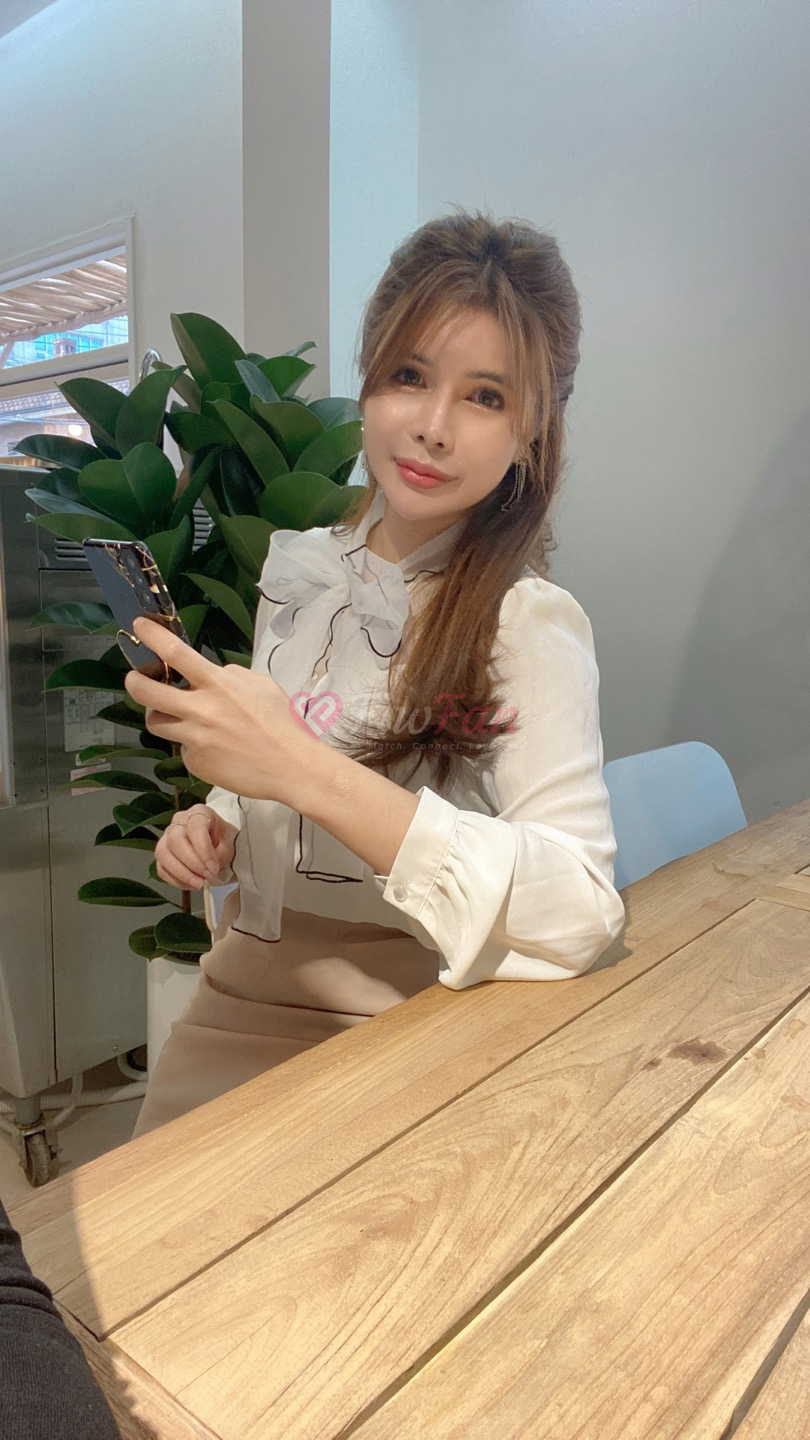 ดิว - ไซด์ไลน์ - 6980bae4d2f6a_beauty_20250622124217 - fiwfans