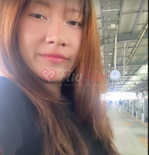 แพรวา - ไซด์ไลน์ - 6995ea55b127d_HBZ-OQDbgAAq6j3 - fiwfans