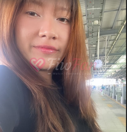 แพรวา - ไซด์ไลน์ - 6995ea55b127d_HBZ-OQDbgAAq6j3 - fiwfans