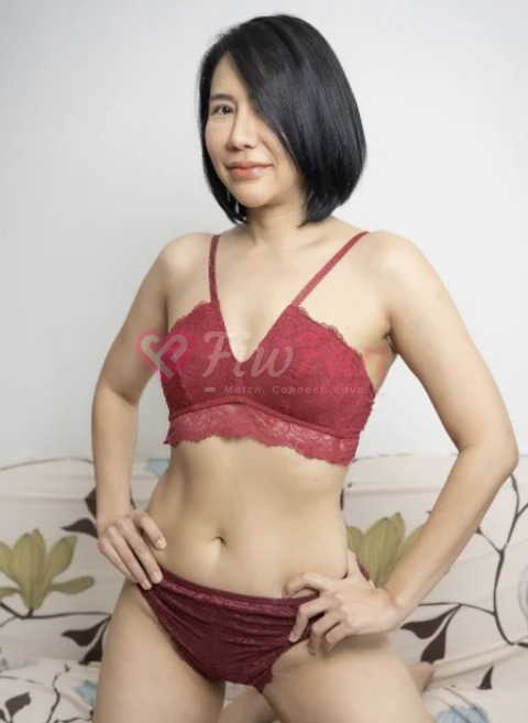 Bella Bee - ไซด์ไลน์ - 6998be06cd87e_cd16e135-db28-4074-ba00-3099490b04f3 - fiwfans