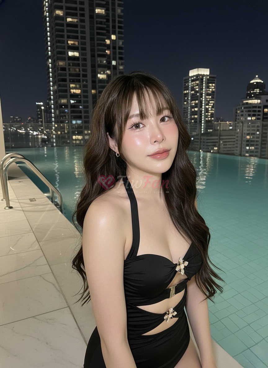 ท่าโพสต์อวดหุ่นสวยดูดี ในย่าน ลาดพร้าว พร้อมบริการแบบ sideline โดย กามิน